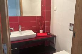 Elegant Sea View Villa with Pool in a Gated Community – Parede