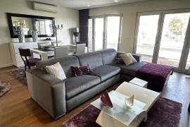 Elegant Sea View Villa with Pool in a Gated Community – Parede