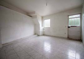 2 Houses to Remodel, Cavernães, Viseu