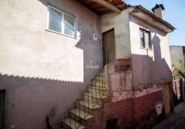 2 Houses to Remodel, Cavernães, Viseu