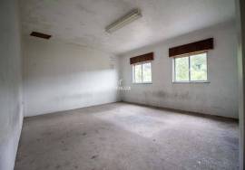 2 Houses to Remodel, Cavernães, Viseu