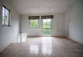 2 Houses to Remodel, Cavernães, Viseu