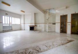 2 Houses to Remodel, Cavernães, Viseu
