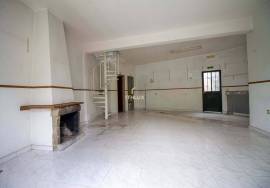 2 Houses to Remodel, Cavernães, Viseu