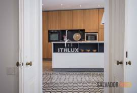 Exclusive Building in the Historic Center of Évora - 5 Apartments with Potential for Profitability and Quality of Life