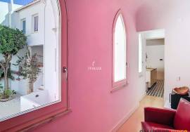 Exclusive Building in the Historic Center of Évora - 5 Apartments with Potential for Profitability and Quality of Life