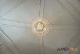 Exclusive Building in the Historic Center of Évora - 5 Apartments with Potential for Profitability and Quality of Life