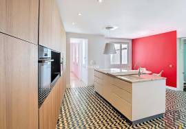 Exclusive Building in the Historic Center of Évora - 5 Apartments with Potential for Profitability and Quality of Life
