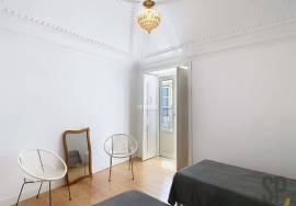 Exclusive Building in the Historic Center of Évora - 5 Apartments with Potential for Profitability and Quality of Life