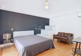 Exclusive Building in the Historic Center of Évora - 5 Apartments with Potential for Profitability and Quality of Life