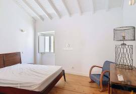 Exclusive Building in the Historic Center of Évora - 5 Apartments with Potential for Profitability and Quality of Life
