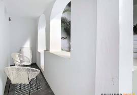 Exclusive Building in the Historic Center of Évora - 5 Apartments with Potential for Profitability and Quality of Life