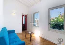 Exclusive Building in the Historic Center of Évora - 5 Apartments with Potential for Profitability and Quality of Life