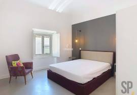 Exclusive Building in the Historic Center of Évora - 5 Apartments with Potential for Profitability and Quality of Life