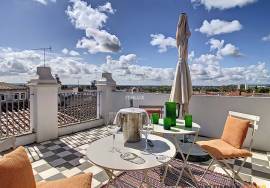 Exclusive Building in the Historic Center of Évora - 5 Apartments with Potential for Profitability and Quality of Life