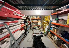 ATTENTION INVESTORS - Set of 8 independent garages