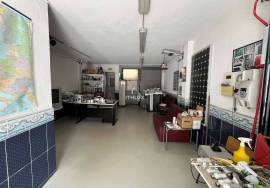 ATTENTION INVESTORS - Set of 8 independent garages