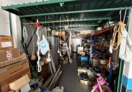 ATTENTION INVESTORS - Set of 8 independent garages