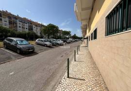 ATTENTION INVESTORS - Set of 8 independent garages