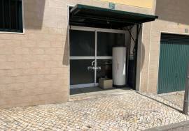 ATTENTION INVESTORS - Set of 8 independent garages