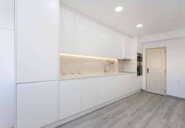 Fully refurbished 2 bedroom apartment with parking located in the center of Olhão