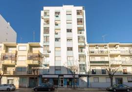 Fully refurbished 2 bedroom apartment with parking located in the center of Olhão