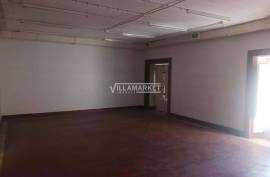Commercial bank store with 420 m², located in a central and consolidated area of the village of Portel, Évora- Alentejo