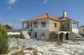 Farm T6 of the bank consisting of two floors on land with 9080 m2 located in Sabugo (Sintra)