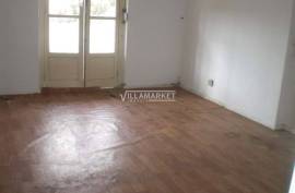 Farm T6 of the bank consisting of two floors on land with 9080 m2 located in Sabugo (Sintra)