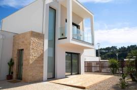 3-Bed Villa for sale in central Foz do Arelho | Silver Coast Portugal