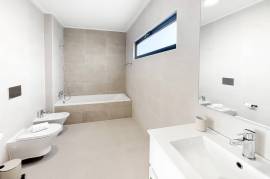 3-Bed Villa for sale in central Foz do Arelho | Silver Coast Portugal