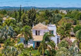 Charming Coastal Estate: Two Independent Villas in Tavira’s Countryside