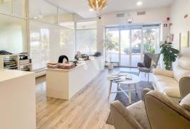 Shop for Sale near Vilamoura Marina