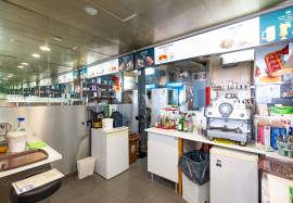 TRESPASSE - Commercial Space for Restaurants on the Quarteira Boardwalk