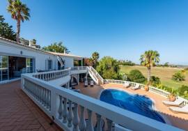 Stunning 5 bed Golf villa with amazing views