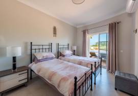 Stunning 5 bed Golf villa with amazing views