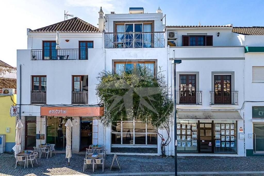 Tavira Riverside Townhouse with Restaurant & Duplex Apartment