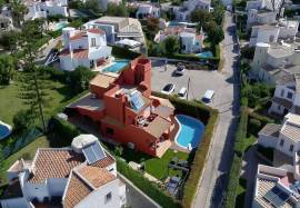 Detached 3+2 Bedroom Villa in Vilamoura – Comfort, Elegance and Excellent Location