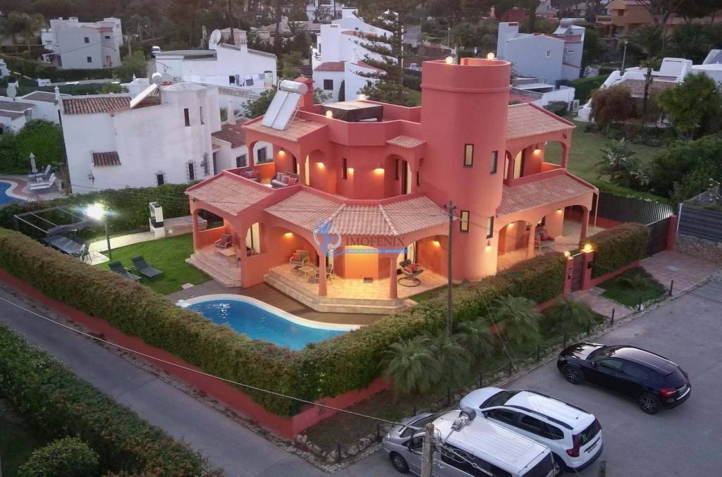 Detached 3+2 Bedroom Villa in Vilamoura – Comfort, Elegance and Excellent Location