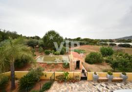 FARO - 3 BEDROOM DETACHED VILLA - COUNTRYSIDE LOCATION - EXTENSIVE GARDENS - GARAGE - ESTOI