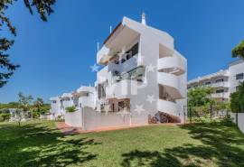 VILAMOURA- CENTRE - TWO BEDROOM APARTMENT - SWIMMING POOL-