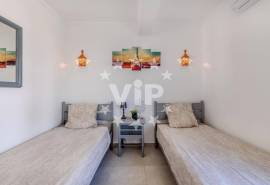 VILAMOURA- CENTRE - TWO BEDROOM APARTMENT - SWIMMING POOL-