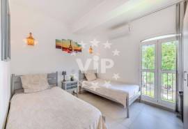 VILAMOURA- CENTRE - TWO BEDROOM APARTMENT - SWIMMING POOL-