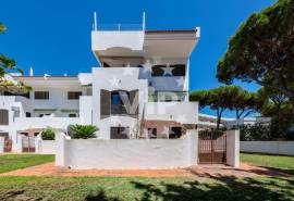 VILAMOURA- CENTRE - TWO BEDROOM APARTMENT - SWIMMING POOL-