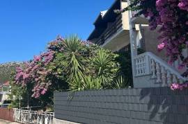Excellent 6 Bed House For Sale in Poljice