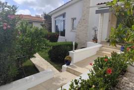 Stunning 3 Bed Bungalow For sale in Tala Paphos