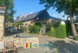 2 House Estate For Sale In Ombrée d’Anjou