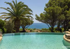 Frontline Villa with Panoramic Ocean Views in Cama da Vaca