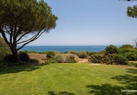 Frontline Villa with Panoramic Ocean Views in Cama da Vaca