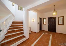 Frontline Villa with Panoramic Ocean Views in Cama da Vaca